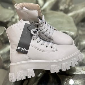 NWT Nasty Gal grey size 7 combat boots